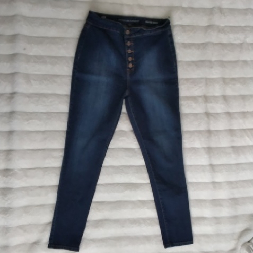 Signature Studio High Rise Blue Jeans
